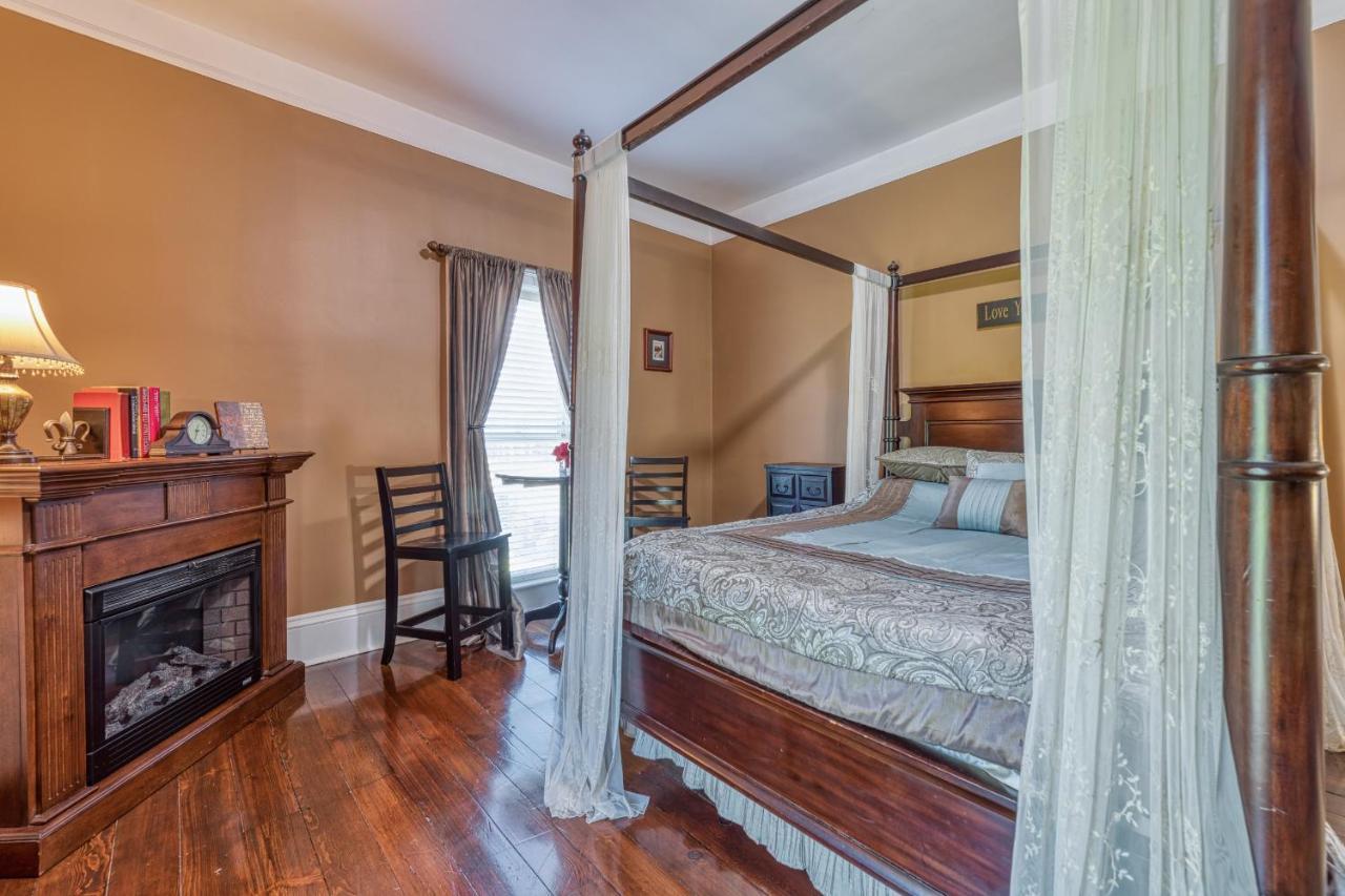 Monroe Manor Inn Саут-Хейвен Экстерьер фото